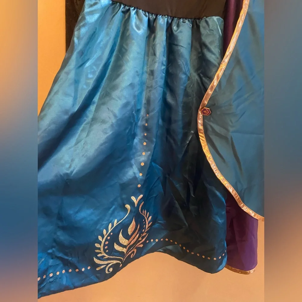 Disney Store Anna Dress Frozen II size 7/8 with cape